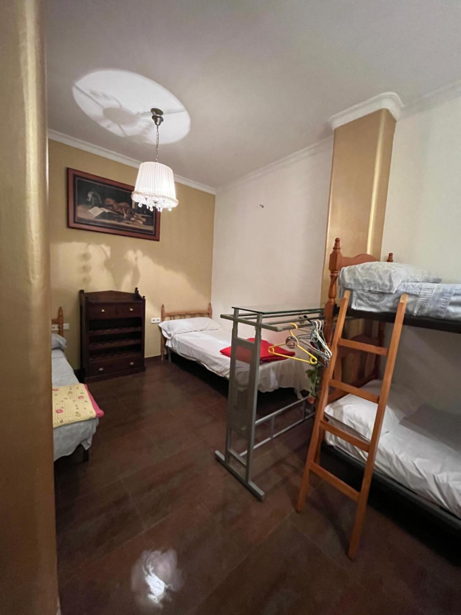 Apartamento En Pleno Centro De Marchena 3 Dormitorios 3 Banos Privados Eksteriør billede